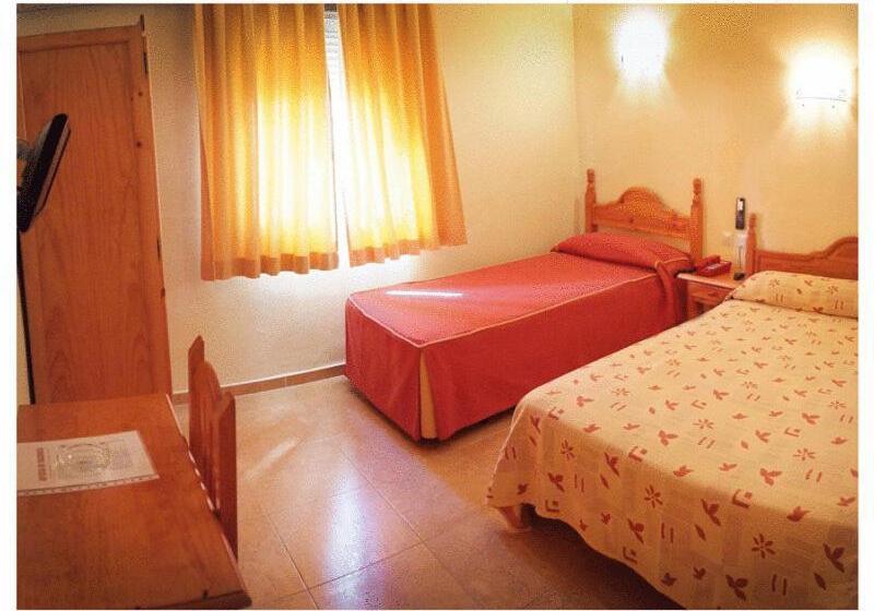 اتاق استاندارد سه نفره, Restaurante Berlanga