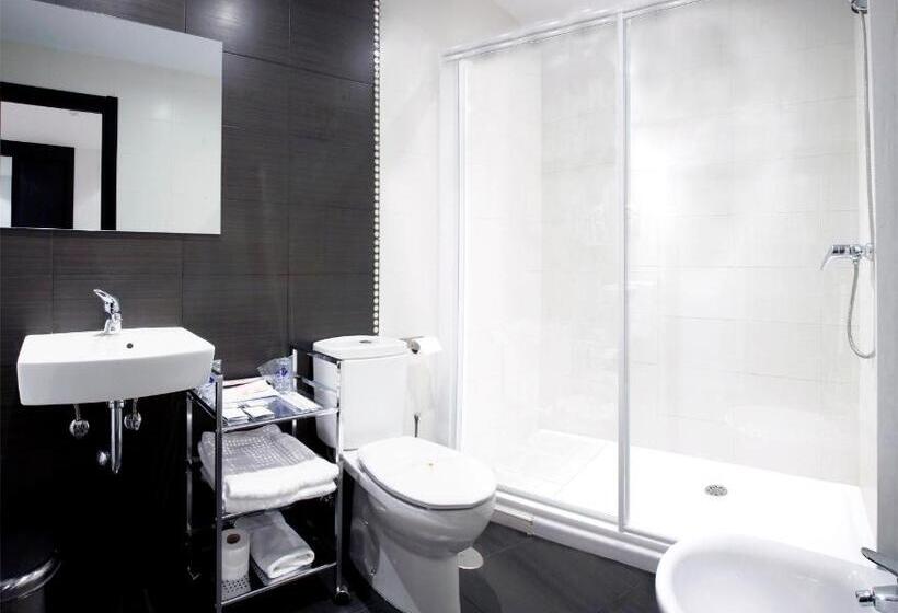 اتاق استاندارد سه نفره, Rey Don Sancho