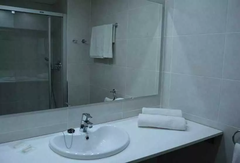 Chambre Standard Individuelle, Samba