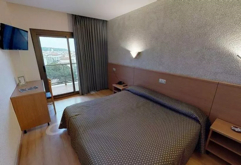 Chambre Quadruple Standard, Samba