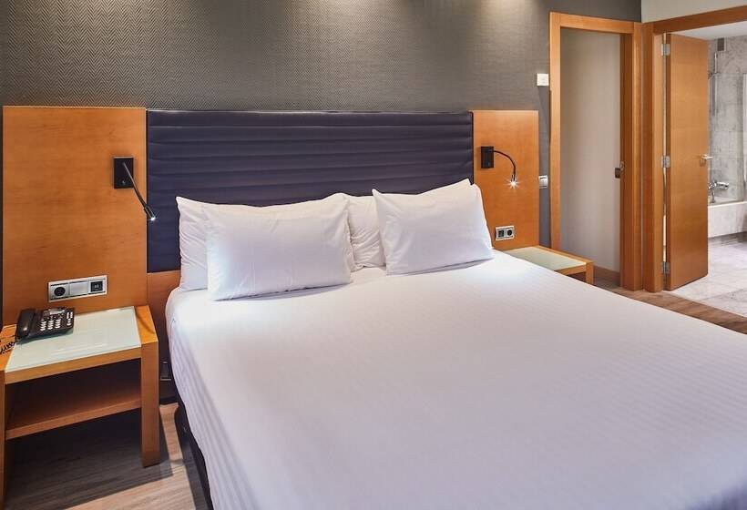 סוויטת ג'וניור, Silken Indautxu