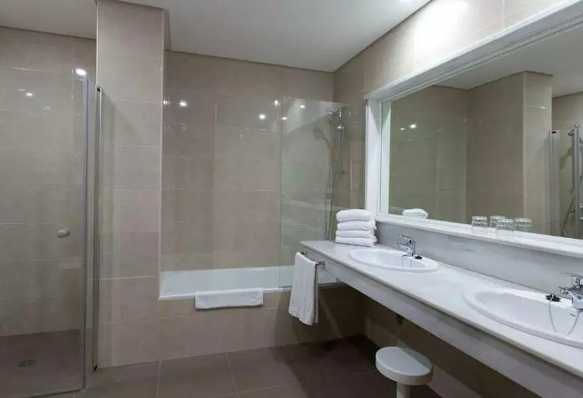 اتاق اساندارد با چشم‌انداز جانبی به دریا, Sol Marbella Estepona  Atalaya Park