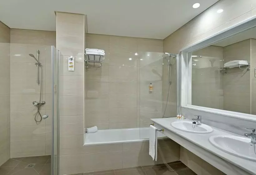اتاق اساندارد با چشم‌انداز جانبی به دریا, Sol Marbella Estepona  Atalaya Park