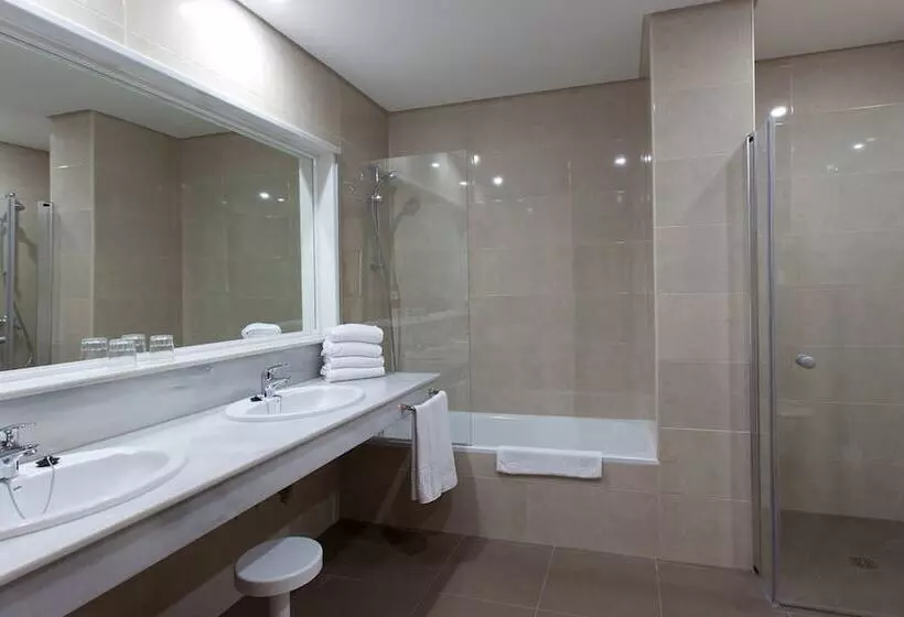 اتاق اساندارد با چشم‌انداز جانبی به دریا, Sol Marbella Estepona  Atalaya Park