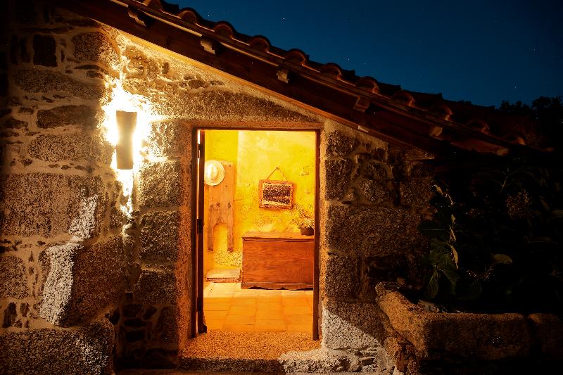 プールの見えるシングルルーム, Tarik