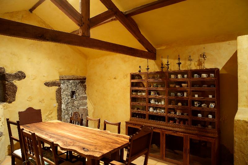 プールの見えるシングルルーム, Tarik