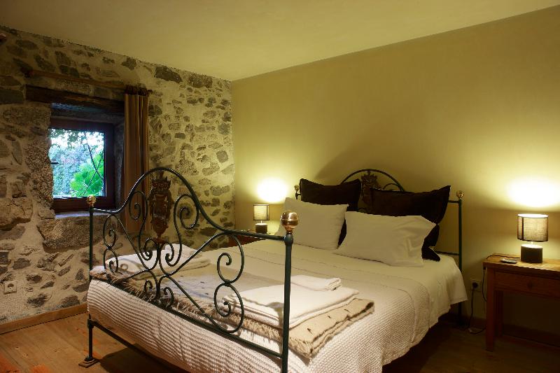 プールの見えるシングルルーム, Tarik