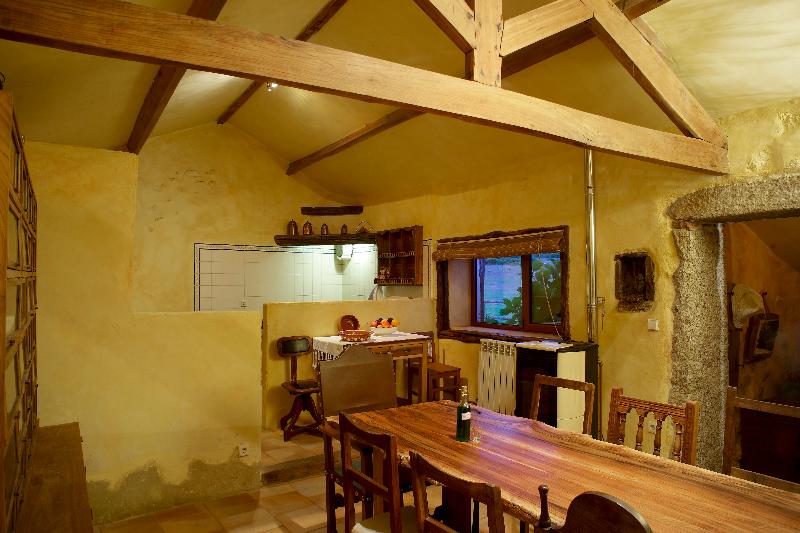 プールの見えるシングルルーム, Tarik