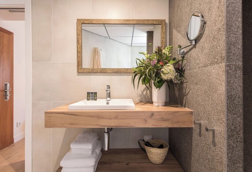 이코노미 룸, Terramar