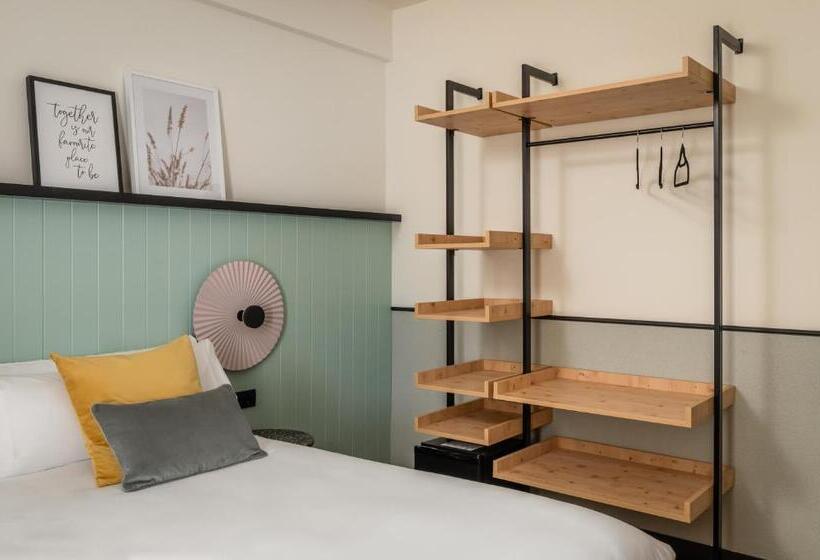 Standard-huone Sisäpuolella, Bypillow Irala