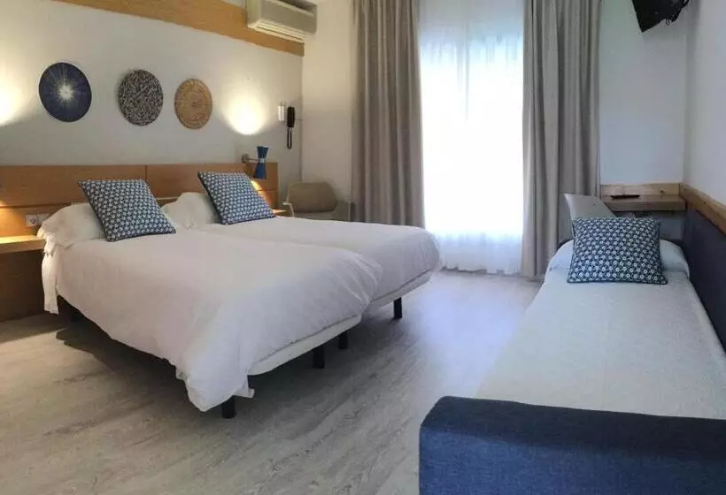 Chambre Familiale, Yola