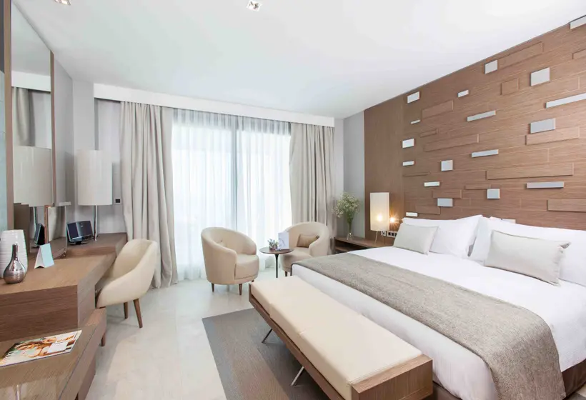 Deluxe Kamer, Don Carlos Marbella