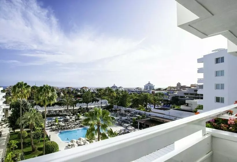 اتاق استاندارد با چشم‌انداز استخر, Spring Hotel Vulcano