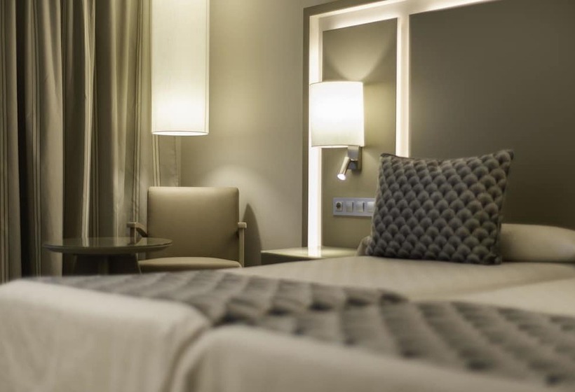 Номер Стандарт Вид на Бассейн, Spring Hotel Vulcano