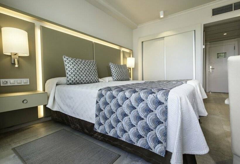 Номер Стандарт Вид на Бассейн, Spring Hotel Vulcano