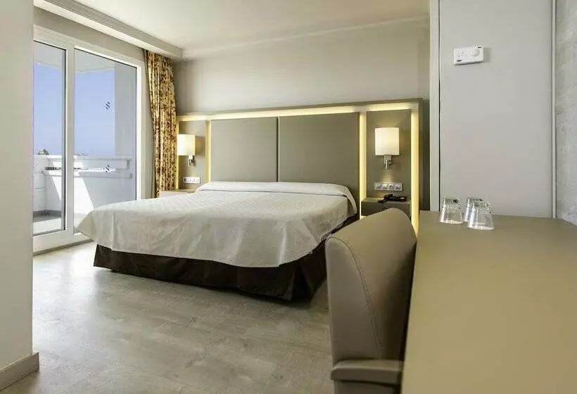 اتاق استاندارد با چشم‌انداز استخر, Spring Hotel Vulcano