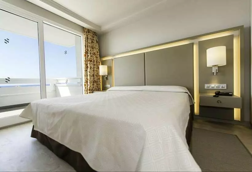 اتاق استاندارد با چشم‌انداز استخر, Spring Hotel Vulcano