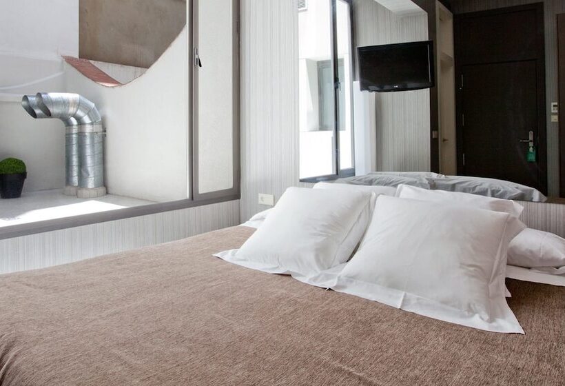 اتاق استاندارد سه نفره, Cosy Rooms Embajador