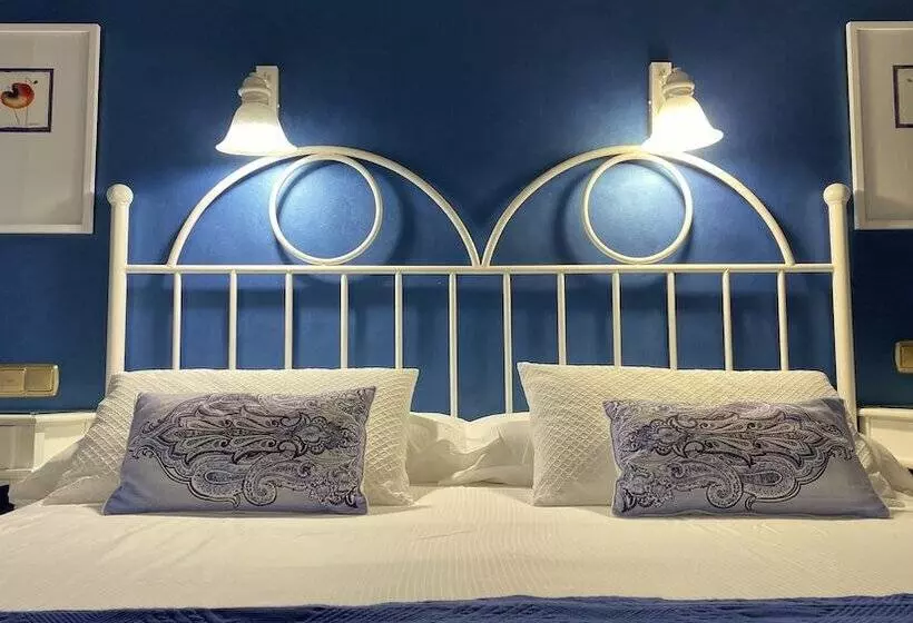 スーペリアールーム, Hostal Paris
