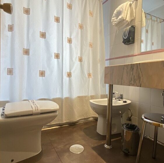 اتاق استاندارد, Hostal Paris
