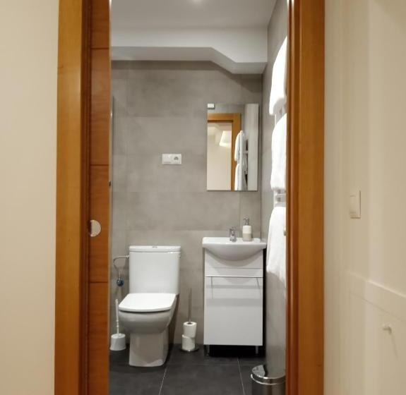 اتاق استاندارد سه نفره, Pensión Begoña