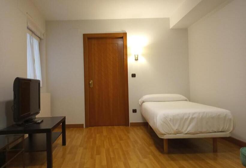 اتاق استاندارد سه نفره, Pensión Begoña