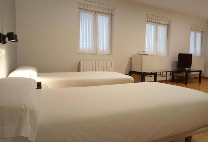 اتاق استاندارد سه نفره, Pensión Begoña