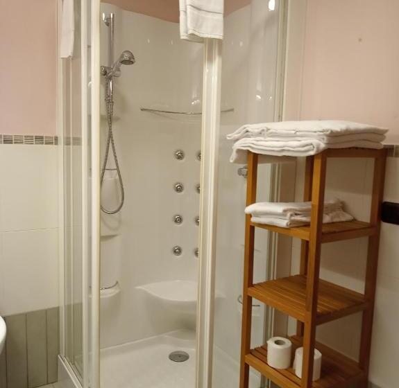 اتاق خانوادگی, Pensión Begoña