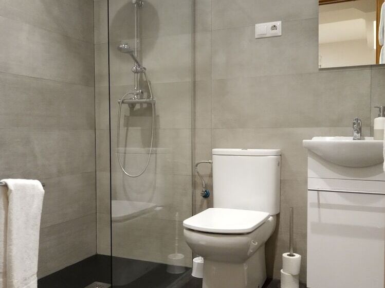 اتاق استاندارد سه نفره, Pensión Begoña