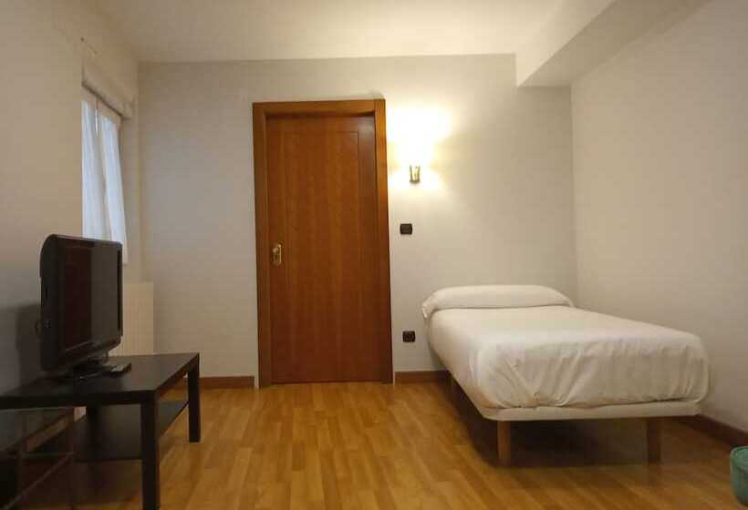 اتاق استاندارد سه نفره, Pensión Begoña