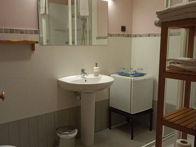 اتاق خانوادگی, Pensión Begoña