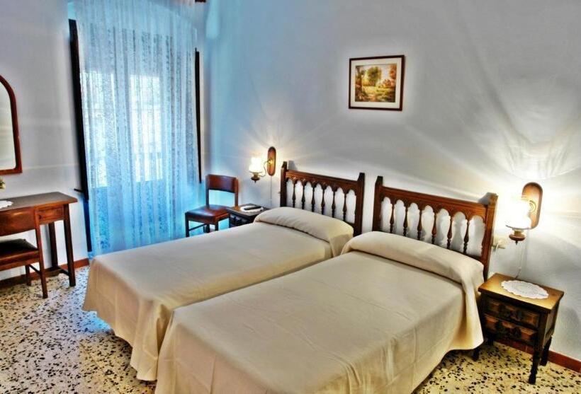 Номер Стандарт с Балконом, Hostal Populetus