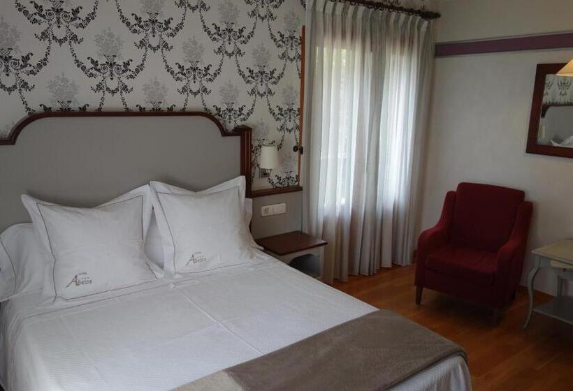 غرفة قياسية مطلة على الجبل, Abetos