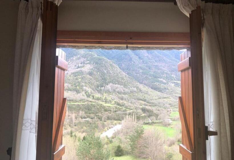 غرفة قياسية مطلة على الجبل, Abetos