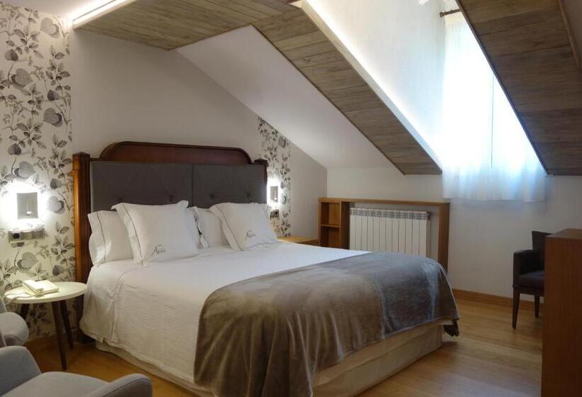 اتاق سوپریور با تخت بزرگ, Abetos