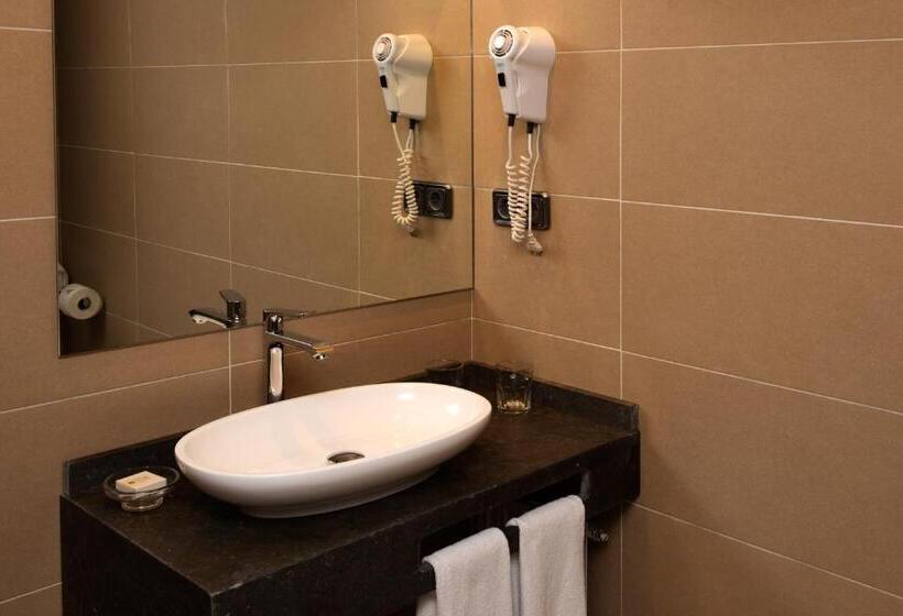 غرفة قياسية مطلّة علي البحر, Capri