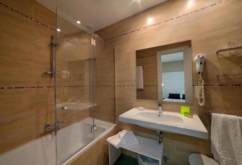 غرفة كلاسيكية ثلاثية, Capri