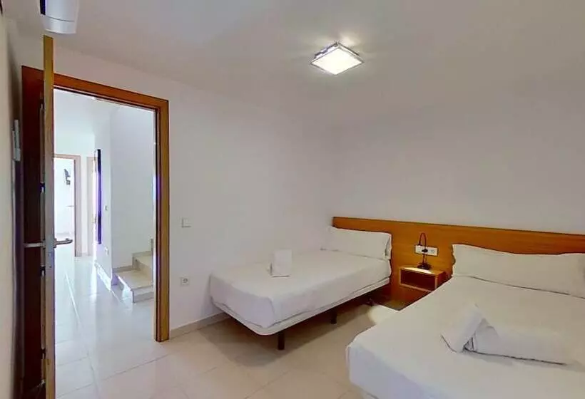 Villa 3 Makuuhuonetta, Gran Hotel Reymar 4 Sup