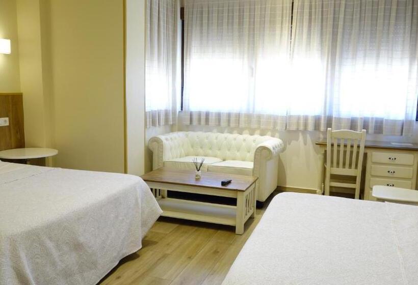 اتاق کلاسیک چهارنفره, Trípolis Toledo