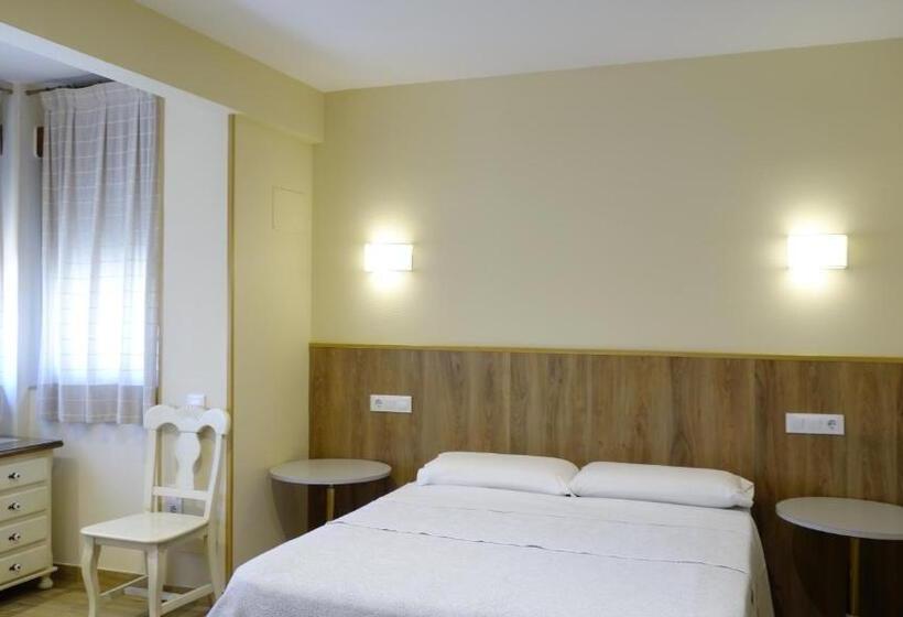 اتاق کلاسیک چهارنفره, Trípolis Toledo