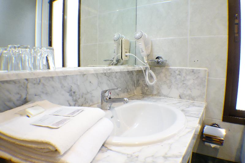 اتاق استاندارد یک نفره, Trípolis Toledo