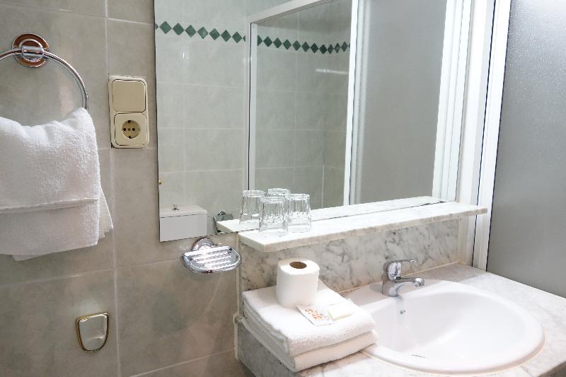 اتاق استاندارد سه نفره, Trípolis Toledo