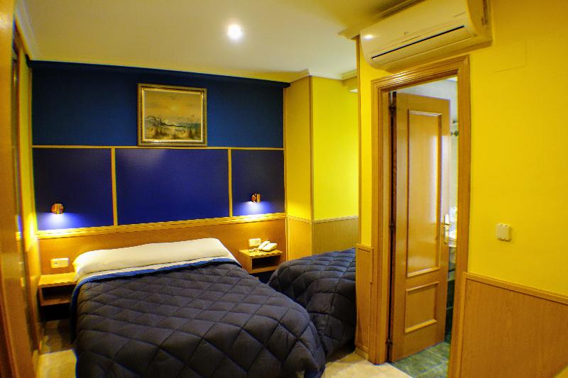 اتاق استاندارد سه نفره, Trípolis Toledo