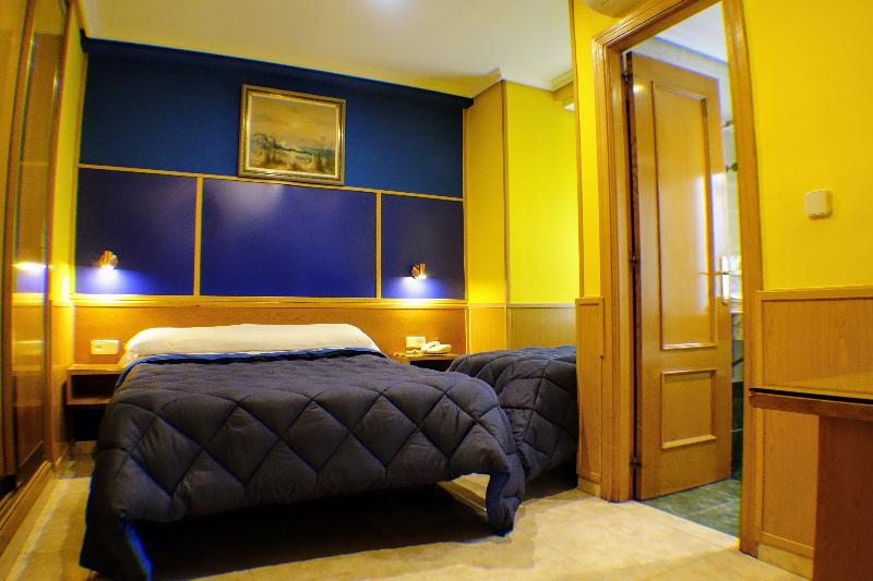 اتاق استاندارد سه نفره, Trípolis Toledo