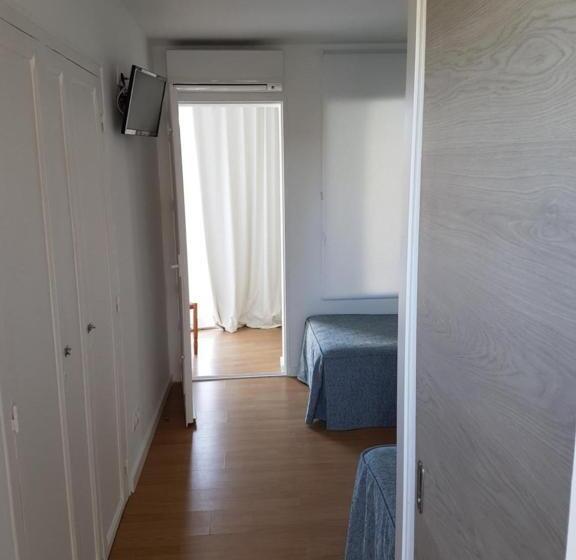 标准间, Hostal Montsant