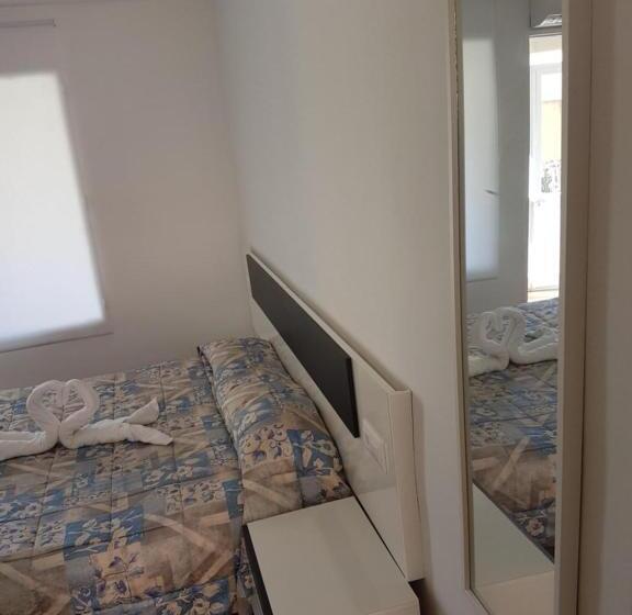 스탠다드 룸, Hostal Montsant