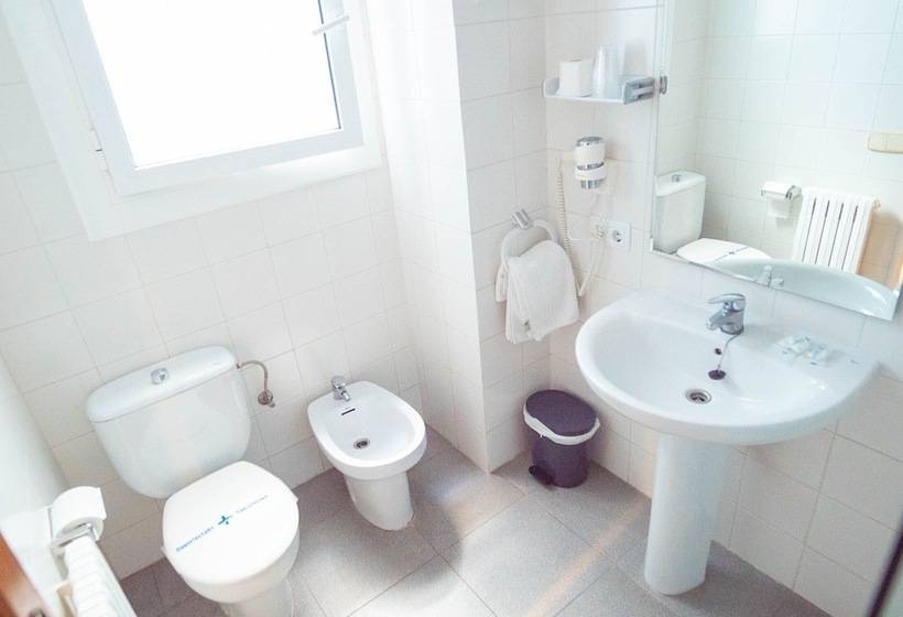 غرفة قياسية ثلاثية مزودة بشرفة, S’agoita