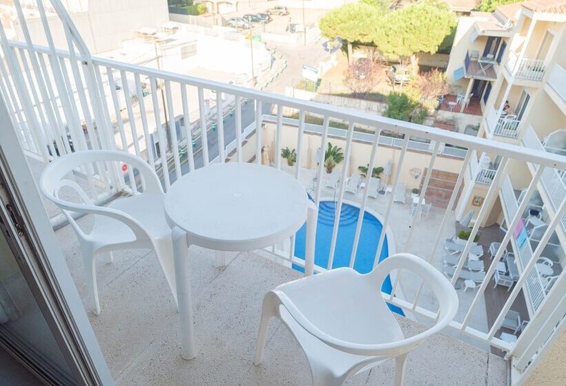 غرفة قياسية مزوَّدة بشُرفة, S’agoita