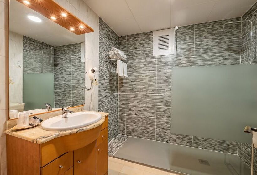 스탠다드 룸, Sausa