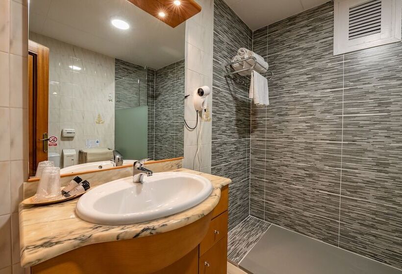 스탠다드 룸, Sausa